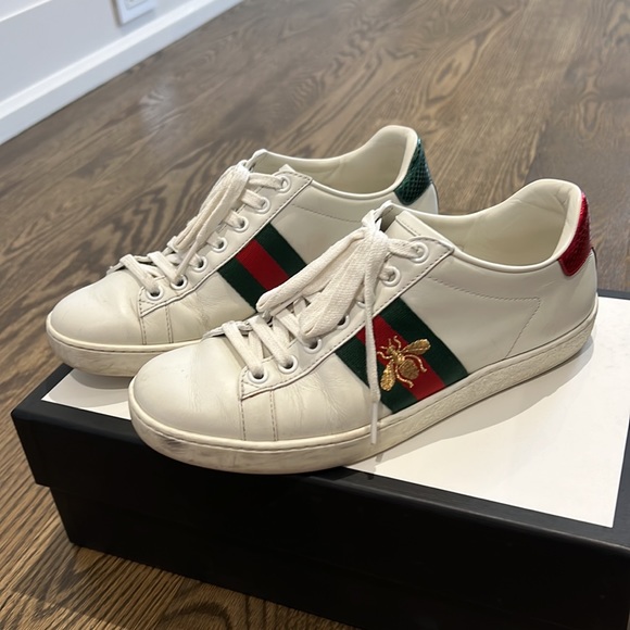 Gucci classic Bee sneakers in size 35.5 for $350 - Picture 3 of 6